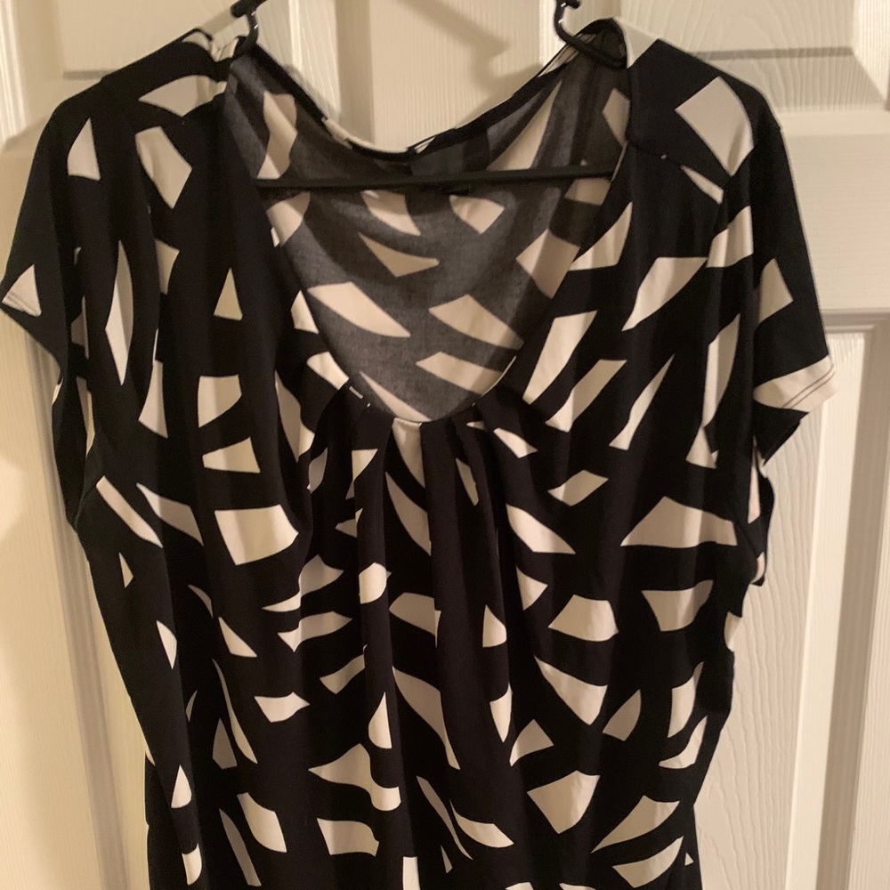 WOMEN’S SHORT SLEEVE BLOUSE